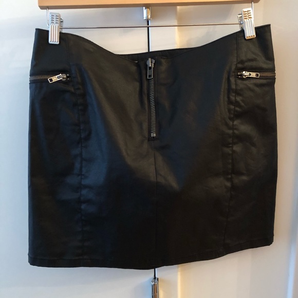 Rebecca Minkoff Dresses & Skirts - Rebecca Minkoff Skirt! Only Worn once!